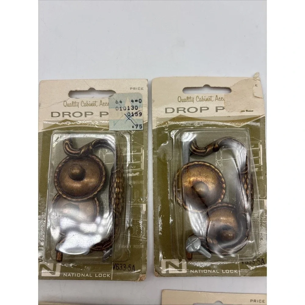 National Lock Drop Pulls Handles and knobs. NOS 4 Total. Made In USA, Vintage.
